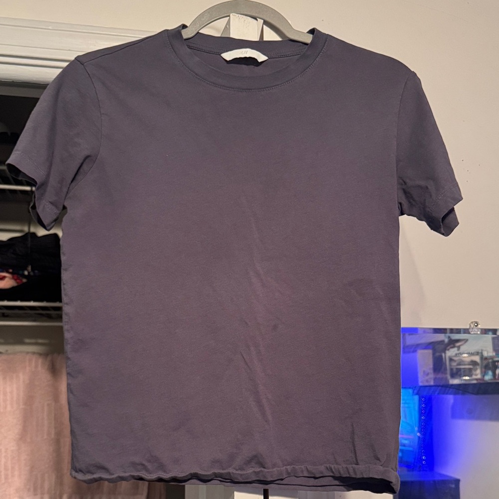 Women’s grey tee shirt